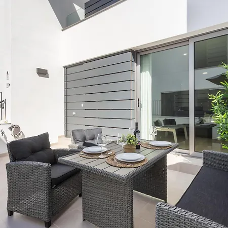 Luxury Alegranza With Pool